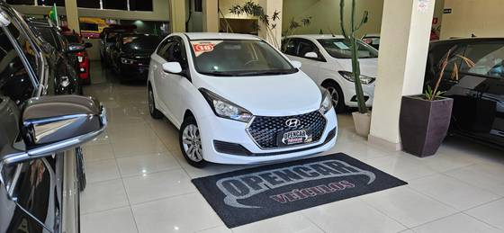 HYUNDAI HB20S 1.6 COMFORT PLUS 16V FLEX 4P MANUAL HYUNDAI HB20S 1.6 COMFORT PLUS 16V FLEX 4P MANUAL
